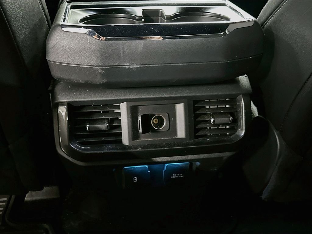 Used 2022 Black Ford Lariat image 25