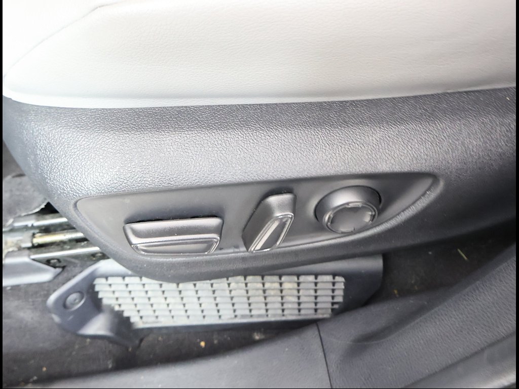 Used 2025 Celestial Silver Metallic Toyota XLE 8-Passenger image 9