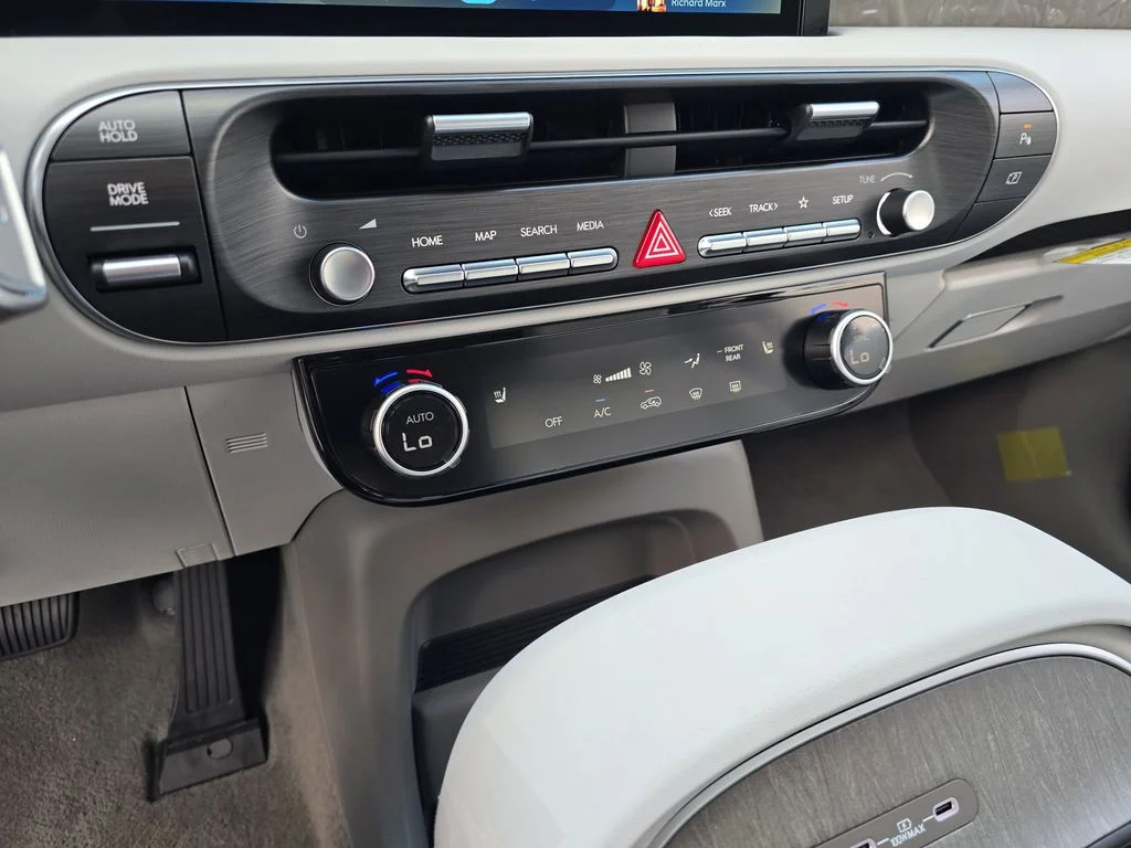 New 2026 White Hyundai Blue SEL image 25