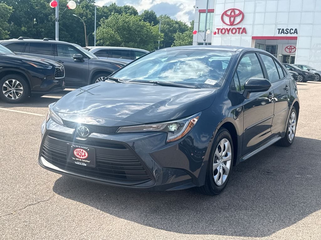 Used 2025 Gray Toyota LE image 3