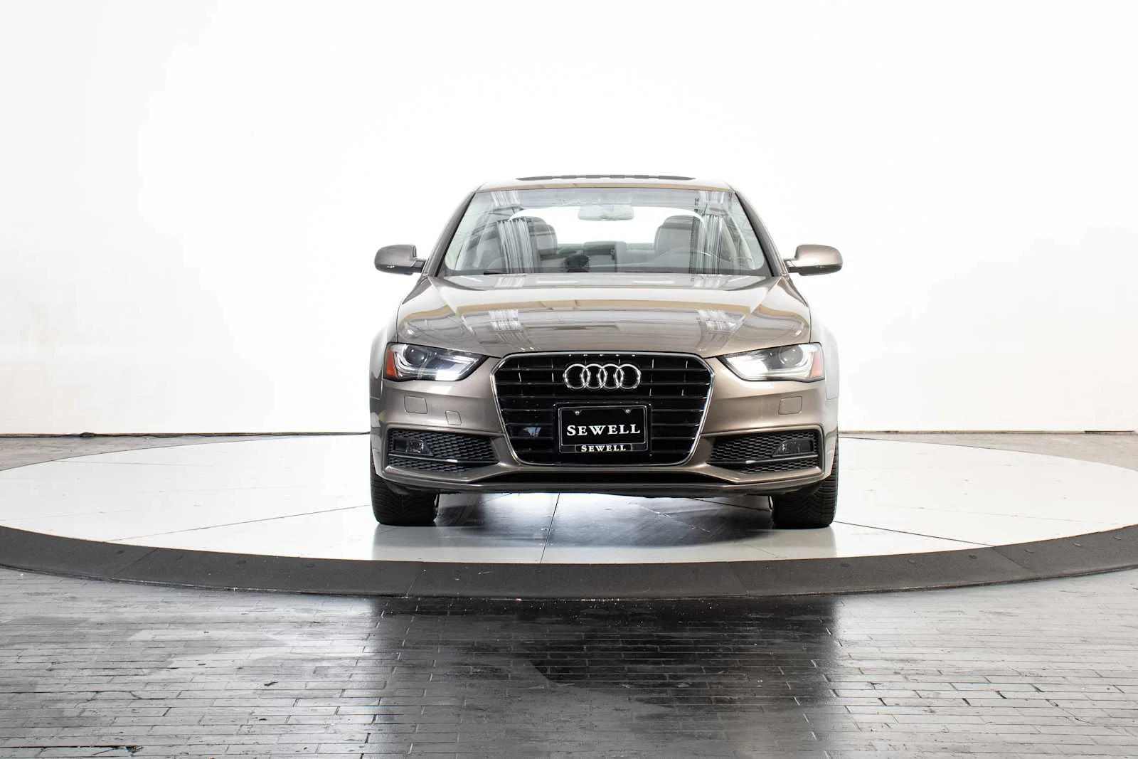 Used 2014 Monsoon Gray Metallic Audi Premium image 9