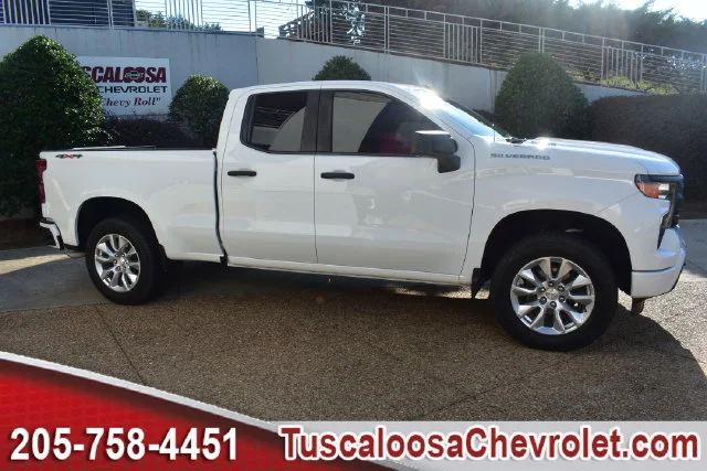 Used 2025 Summit White Chevrolet Custom image 13