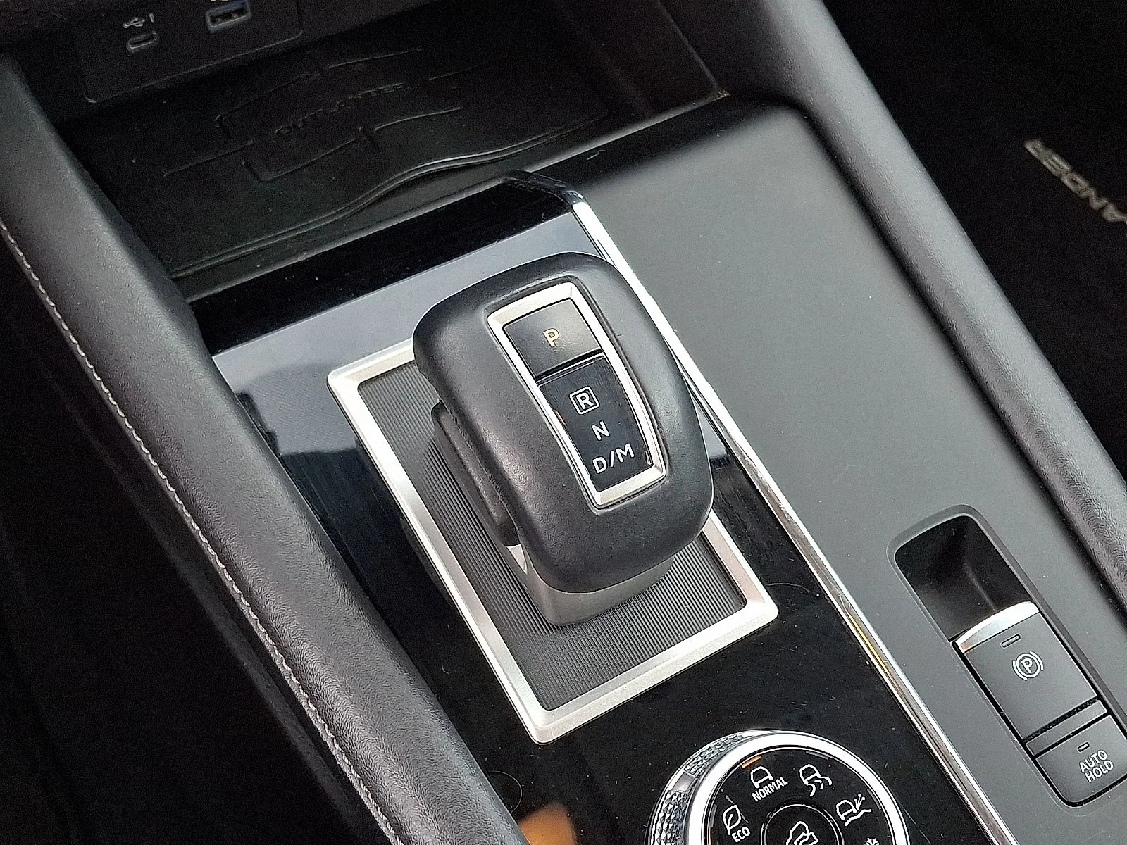 Used 2022  Mitsubishi SE image 14
