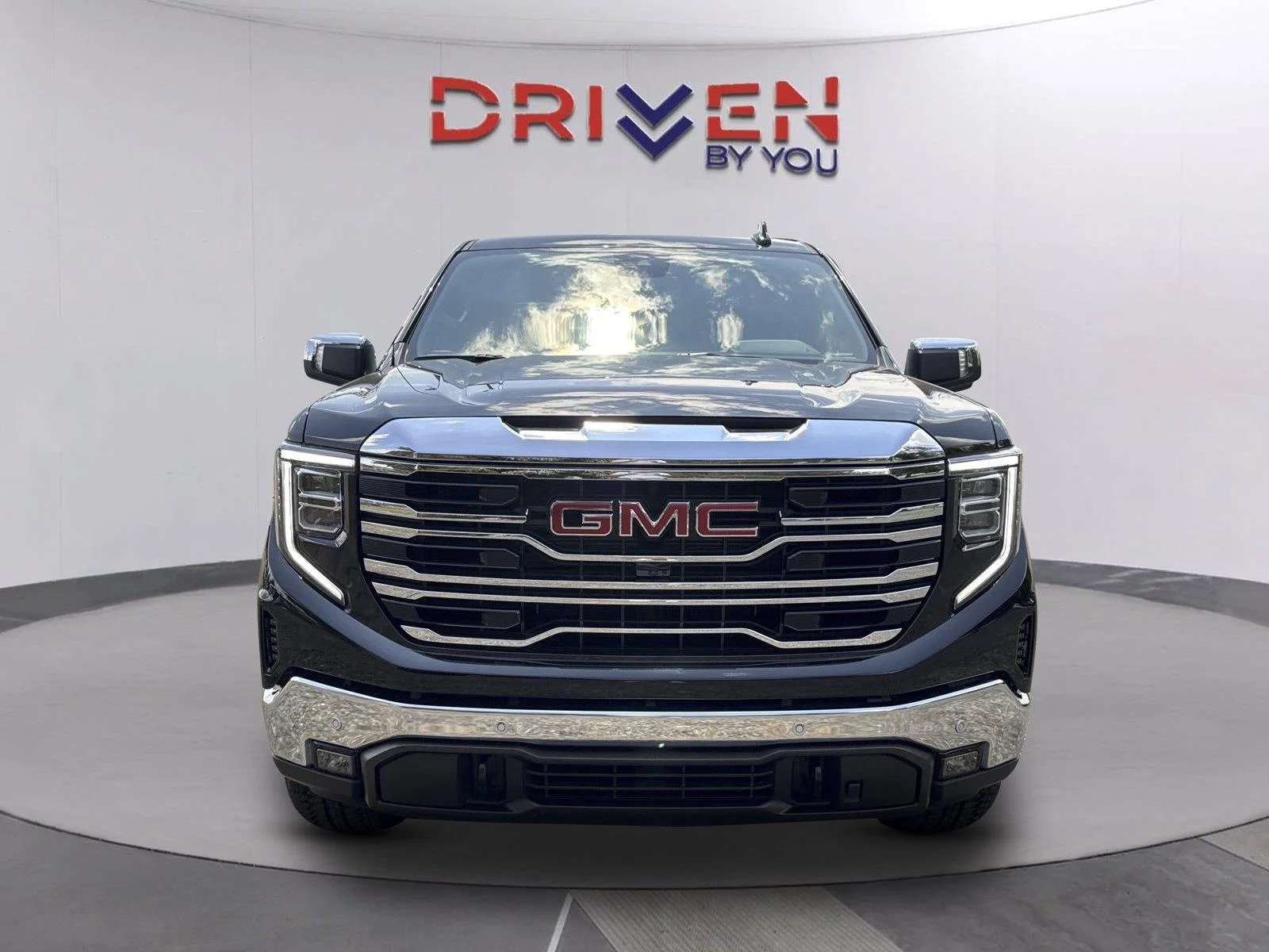 New 2026 Onyx Black GMC SLT image 9