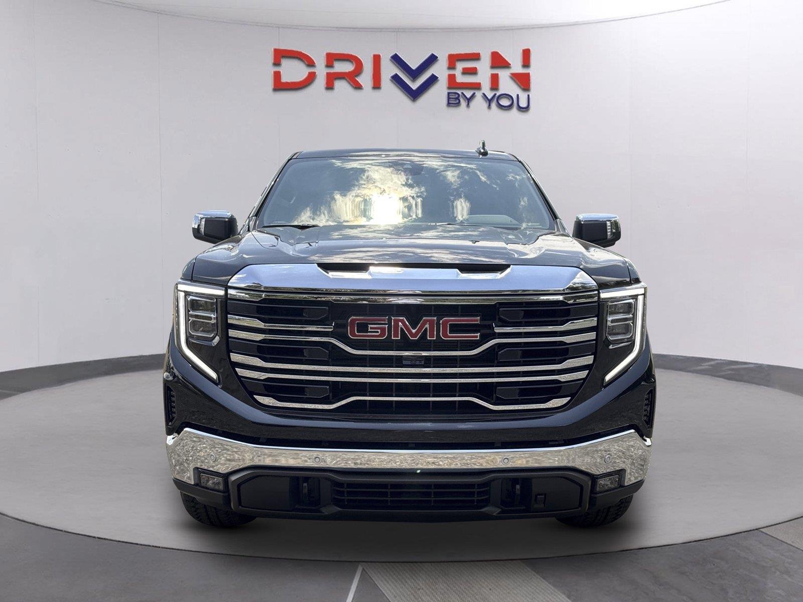 New 2026 Onyx Black GMC SLT image 9