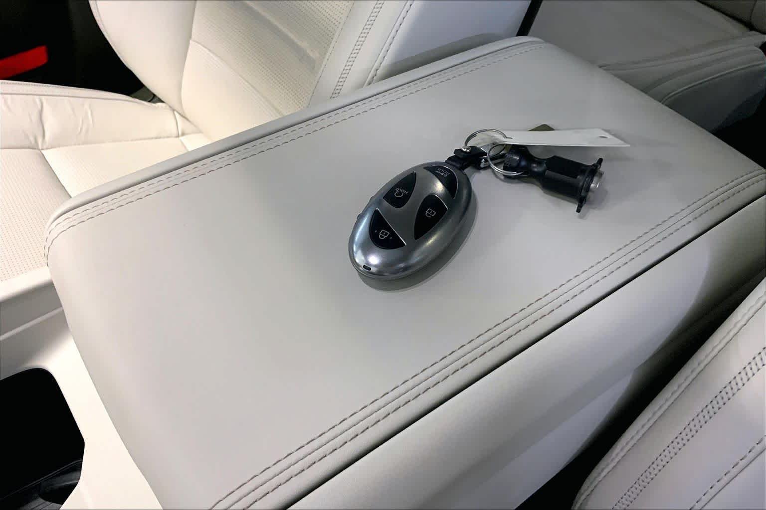 Used 2025 Phantom Black Hyundai Calligraphy image 14