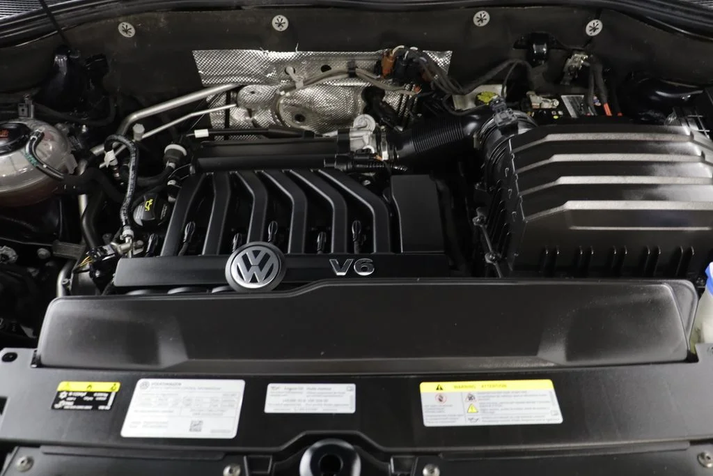 Certified Used 2023 Deep Black Volkswagen 3.6L V6 SE w/Technology image 22
