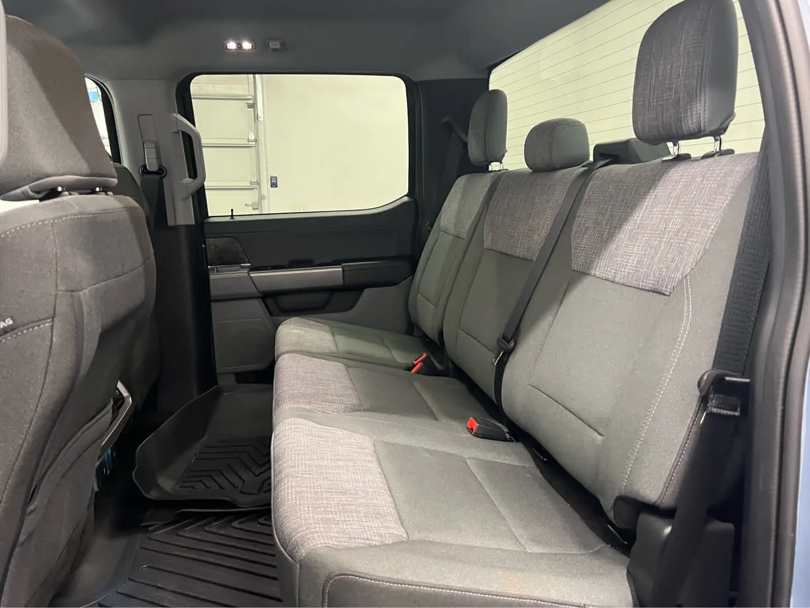 Used 2023 Azure Gray Metallic Tri-Coat Ford XLT image 28