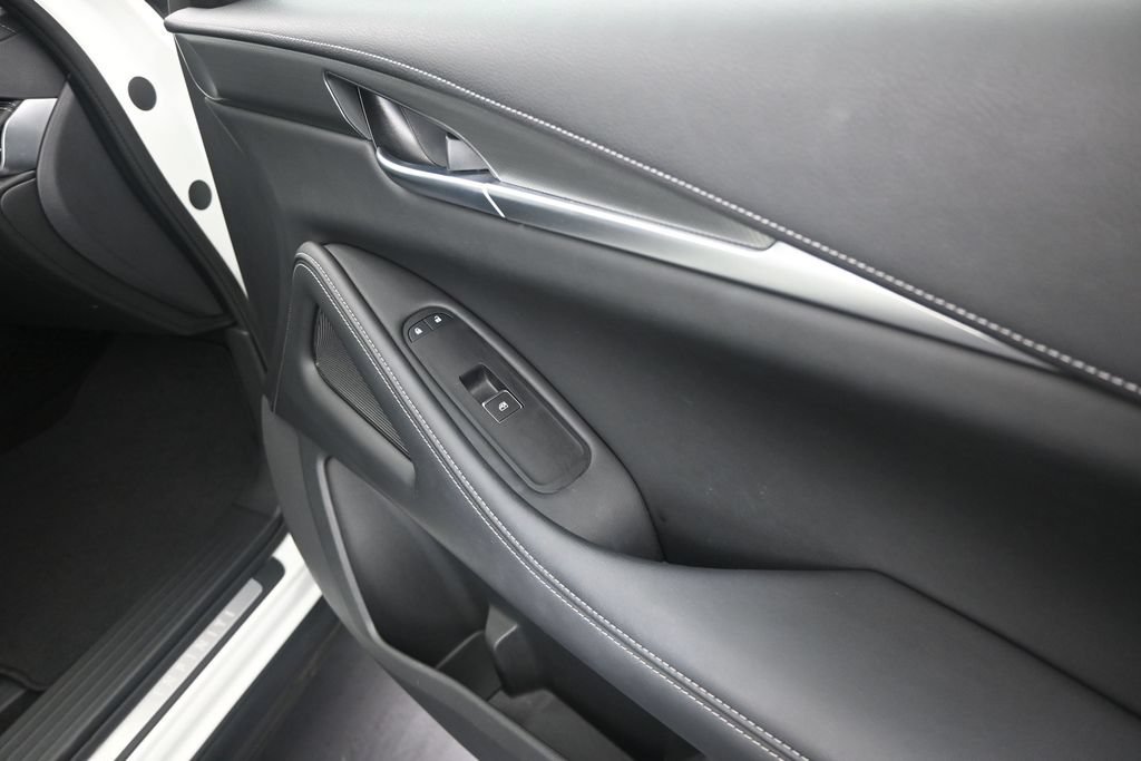 Certified Used 2023 White INFINITI LUXE image 24