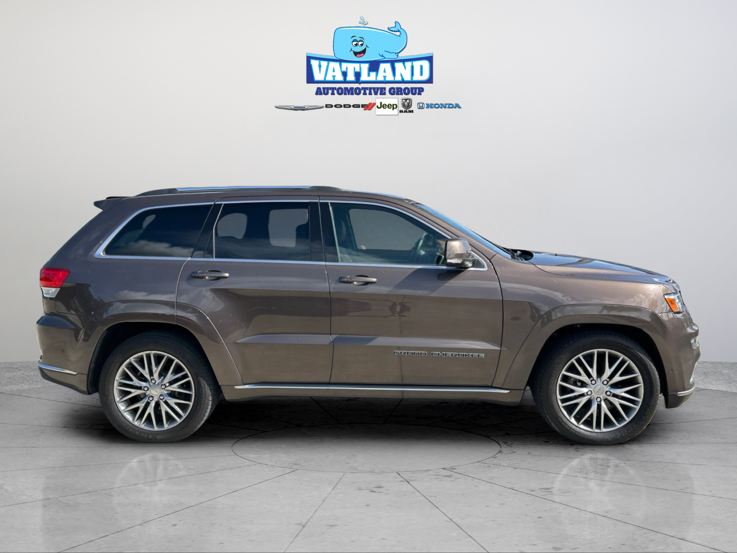 Certified Used 2018 Brown Jeep Summit image 6
