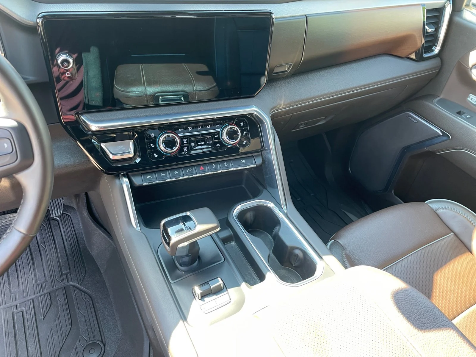 Used 2024 Gray GMC Denali Crew 3.0L Leather Sunroof Navigation 4x4 image 15