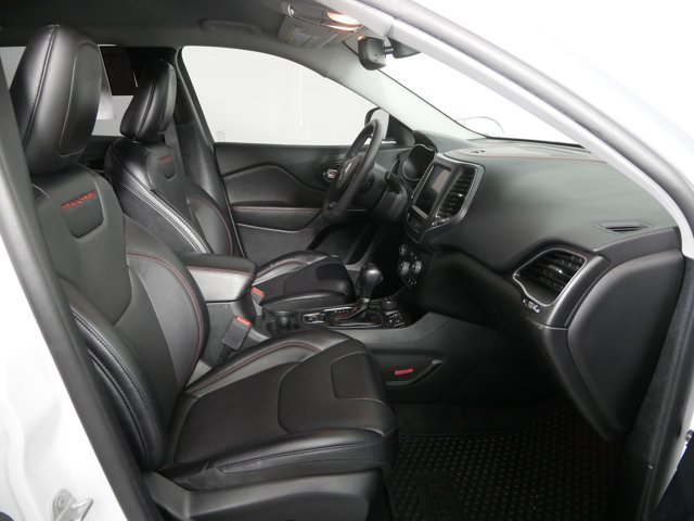 Used 2022 Bright White Clearcoat Jeep Trailhawk w/ Technology Pkg & Comfort Pkg image 15