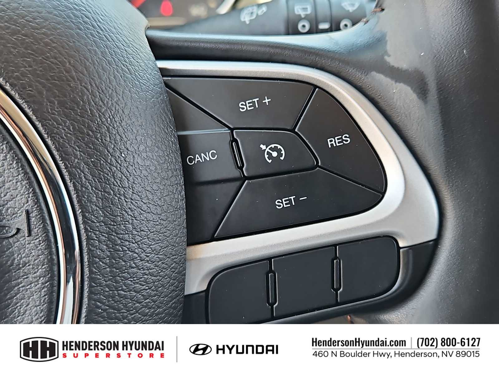 Used 2020 Laser Blue Pearlcoat Jeep Latitude image 24