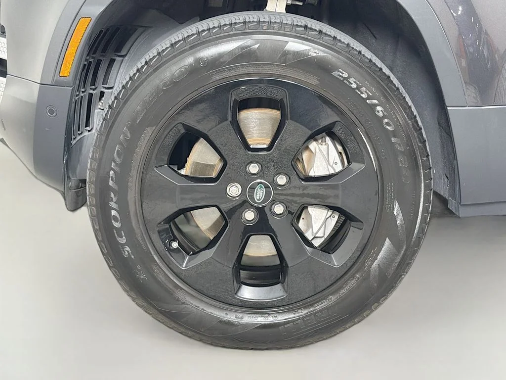 Used 2024 Gray Land Rover S image 33