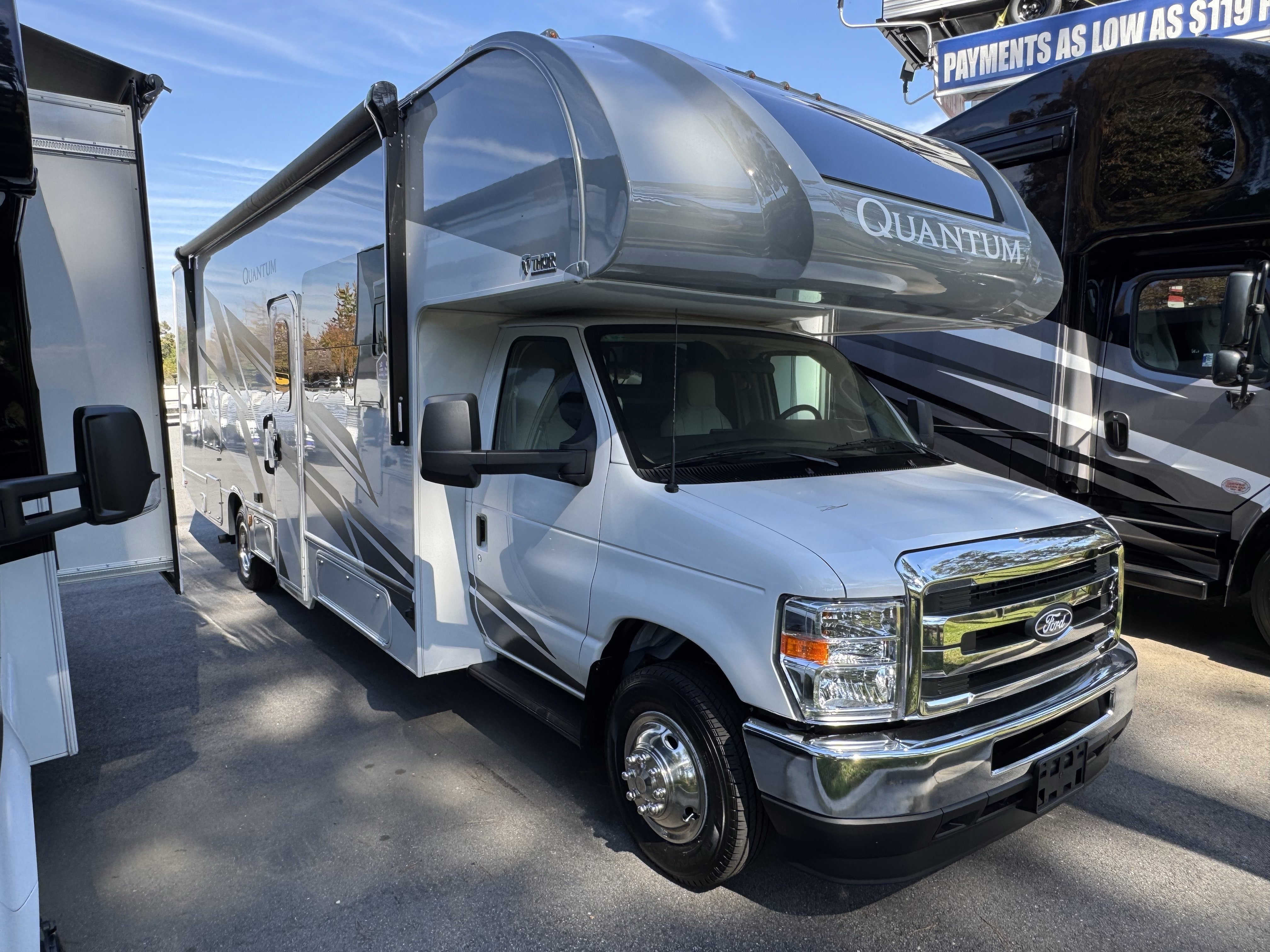 2026 Ford E-Series Cutaway Base