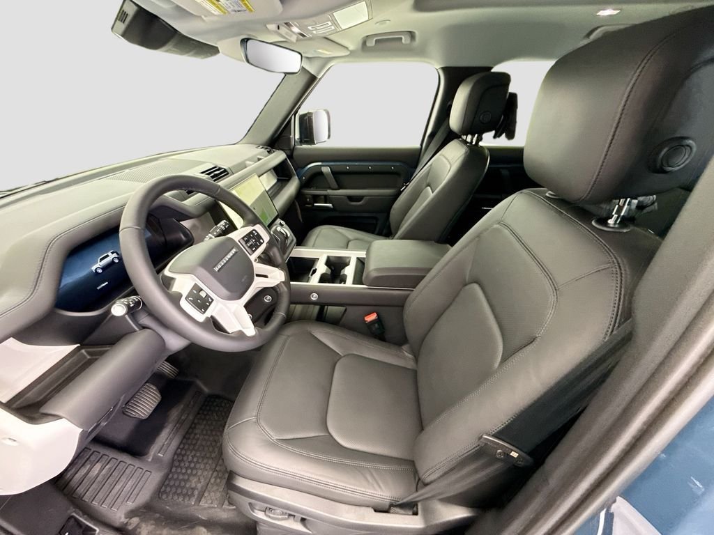 New 2026 Tasman Blue LAND ROVER S image 18