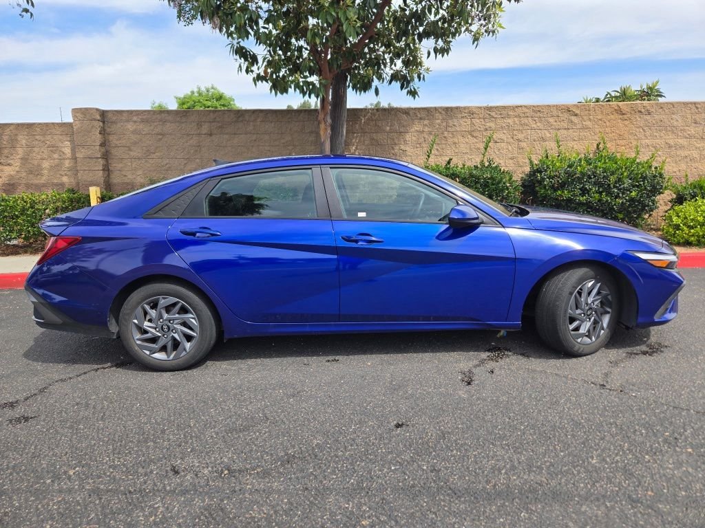 Used 2024 Blue Hyundai SEL image 6