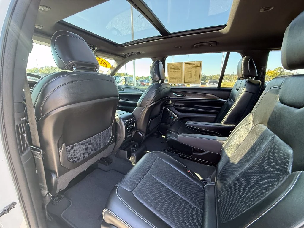 Used 2023 White Jeep Overland image 24