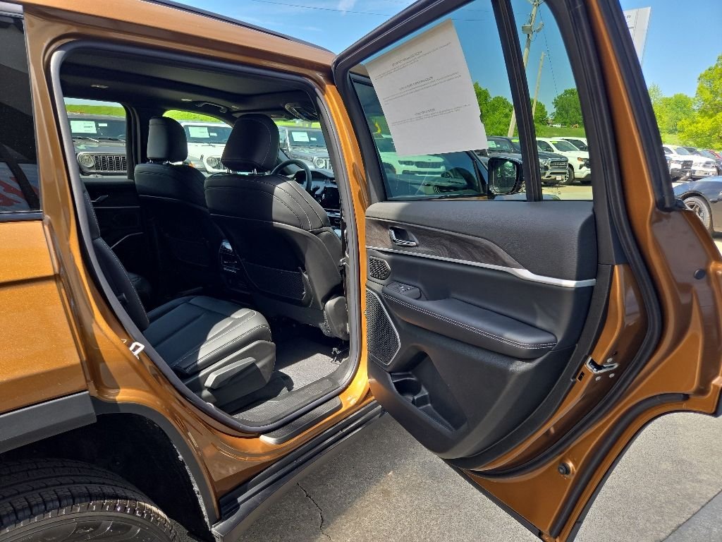 New 2026 Copper Shino Metallic Clear-Coat Exterior Paint Jeep Limited image 85