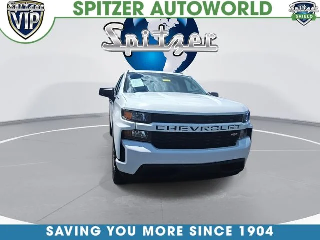 Used 2022 White Chevrolet Custom image 2
