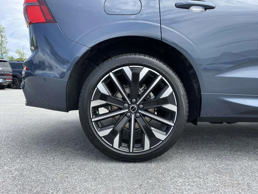New 2026 Denim Blue Metallic Volvo Ultra image 32