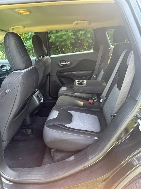 Used 2014 Black Jeep Latitude image 30
