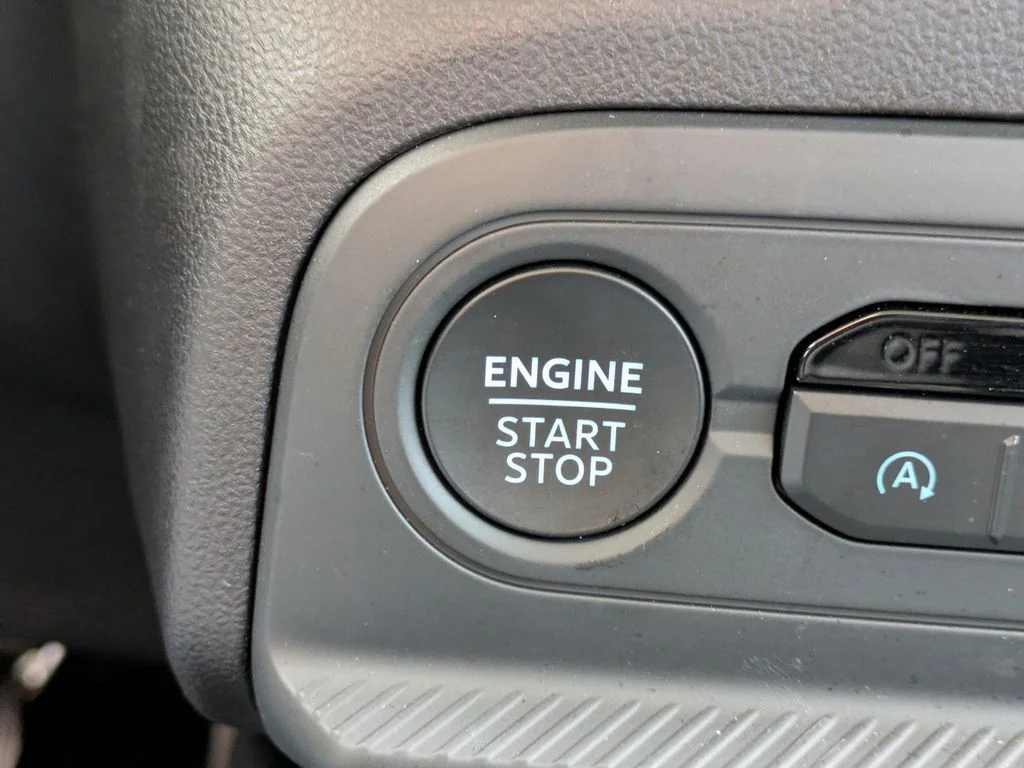 New 2025 Azure Gray Metallic Tri-Coat Ford Outer Banks image 28
