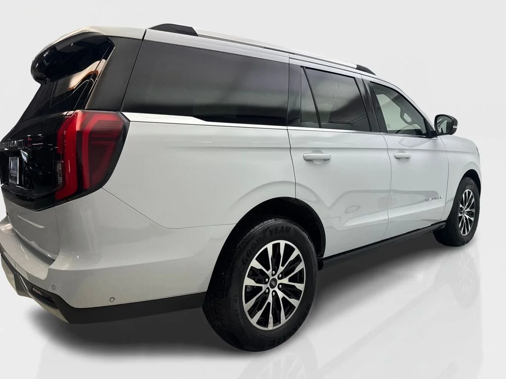 Used 2025 Silver Ford Platinum image 13