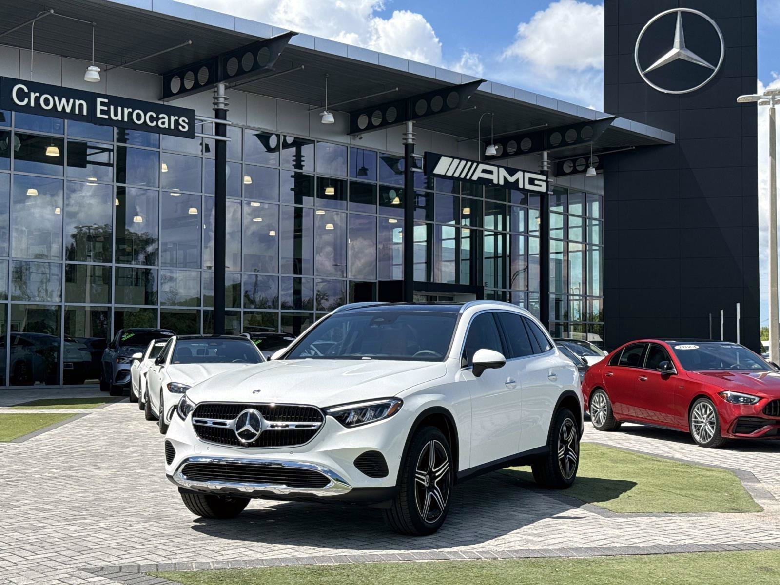 New 2027 Polar White Mercedes-Benz 300 SUV image 1