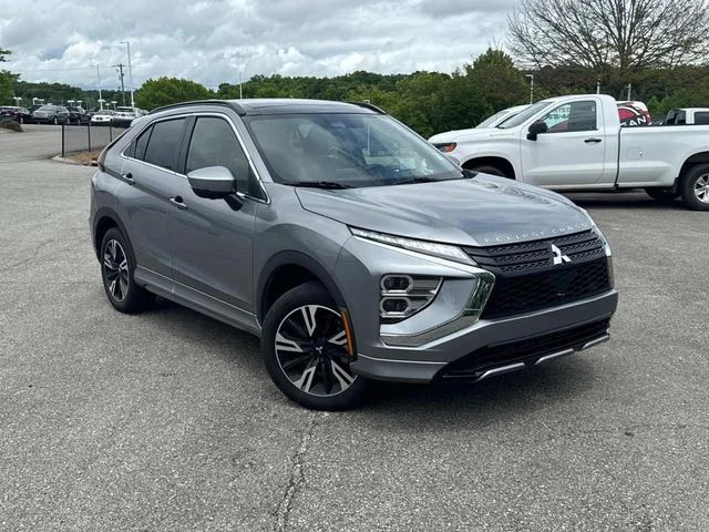 Used 2024 Silver Mitsubishi SEL image 2