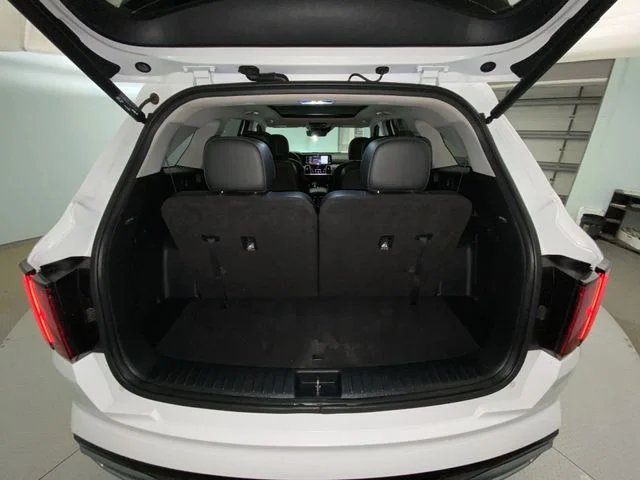 Used 2023 White Kia SX image 25