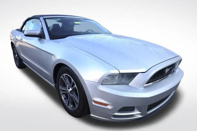 Used 2014 Silver Ford V6 Premium image 2