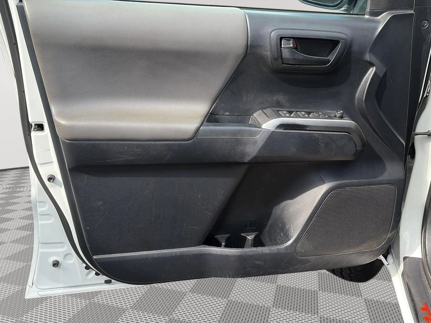 Certified Used 2019 Super White Toyota SR5 image 12