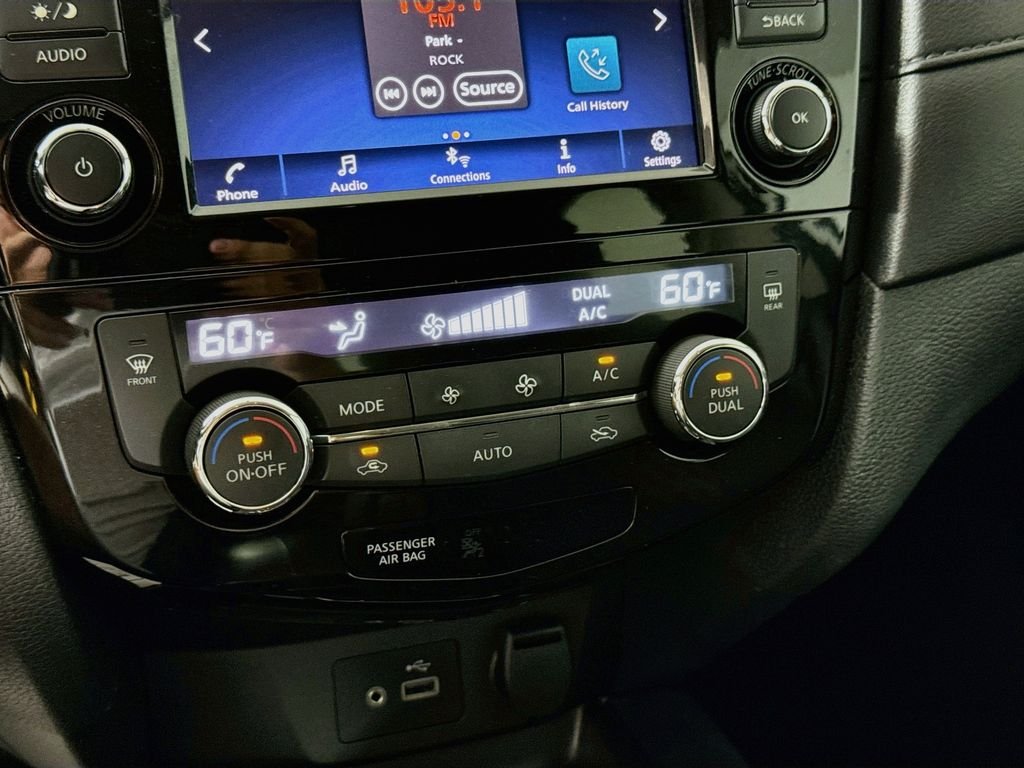 Used 2018 Pearl White Nissan SV image 18