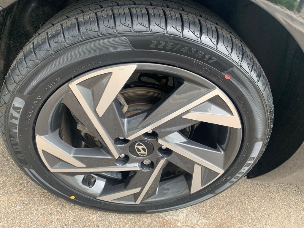 2024 Hyundai Elantra Limited - Photo 34