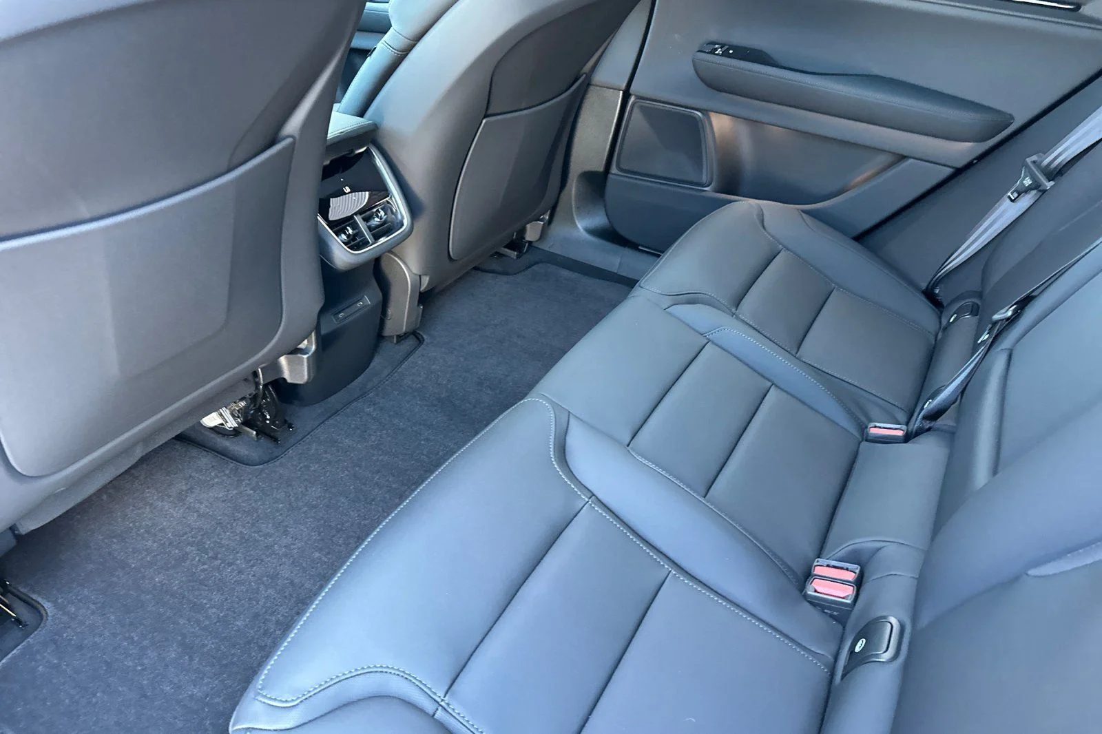 Used 2025 Jupiter Metallic Polestar Long Range Dual Motor Launch Edition image 4