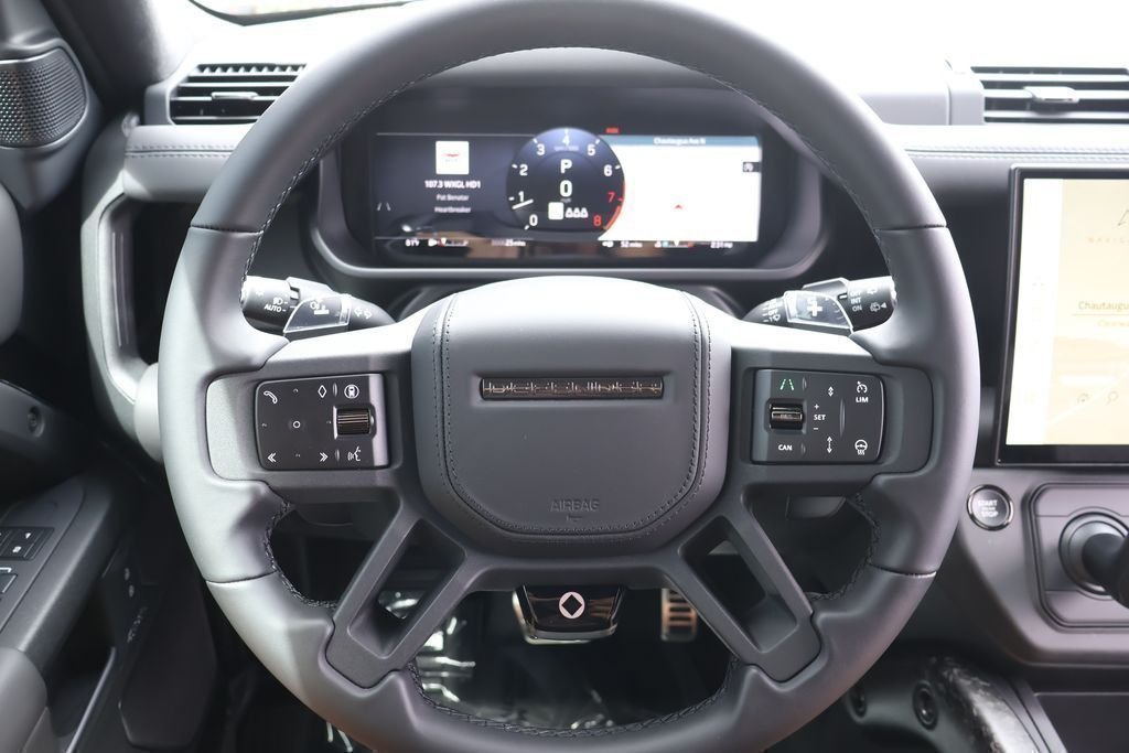 New 2026 Narvik Black LAND ROVER  image 18