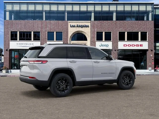 New 2026 Bright White Clear-Coat Exterior Paint Jeep Laredo image 30