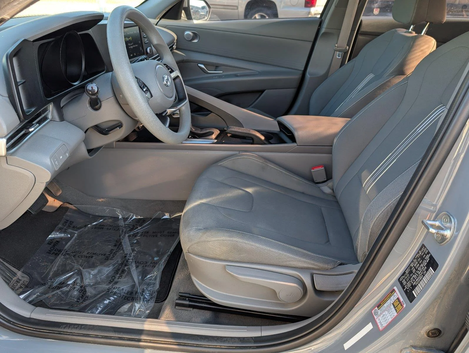 Used 2023 Electric Shadow Hyundai SEL image 14