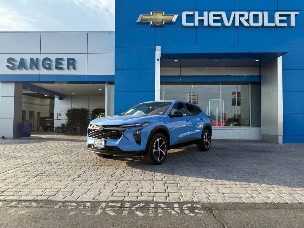Used 2024 Fountain Blue Chevrolet 1RS image 2