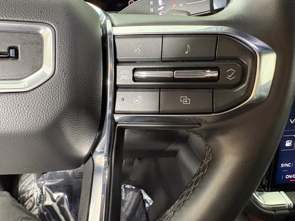 Used 2025 Silver GMC Denali image 30