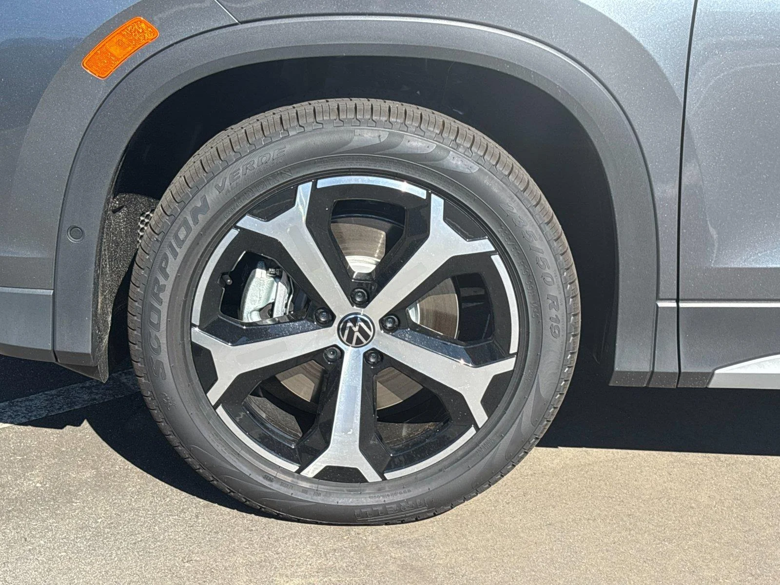 New 2026 Platinum Gray Metallic Volkswagen SE image 9