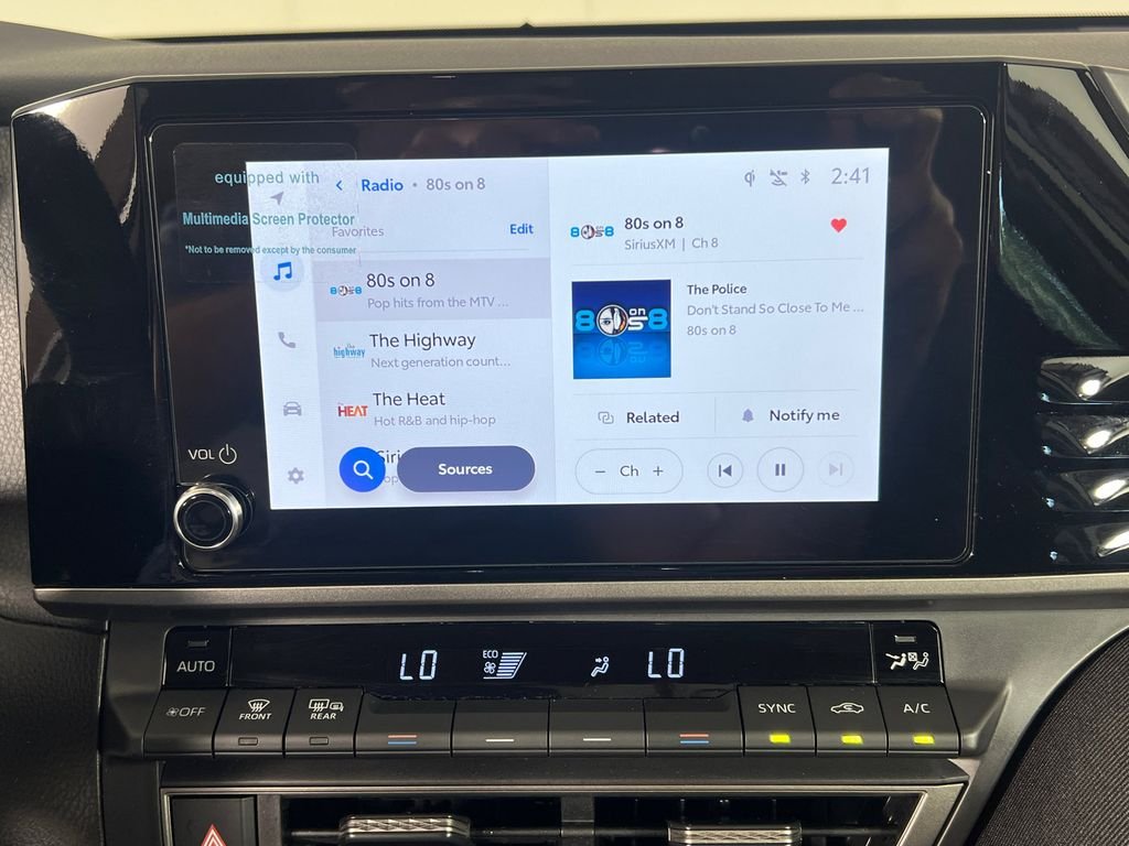 2025 Toyota Camry LE - Photo 28
