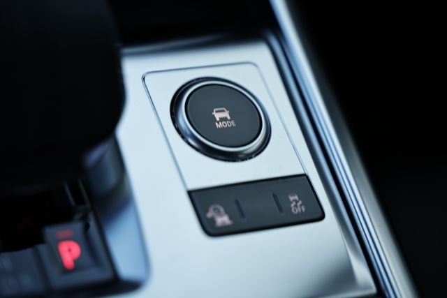 New 2024 Fuji White JAGUAR P300 R-DYNAMIC SE AWD image 56