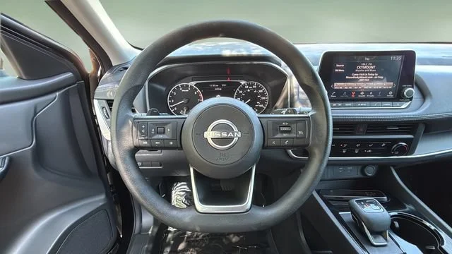 Used 2024  Nissan S image 11