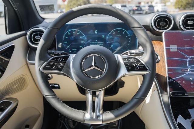 New 2026 Polar White Mercedes-Benz GLC 300 image 30