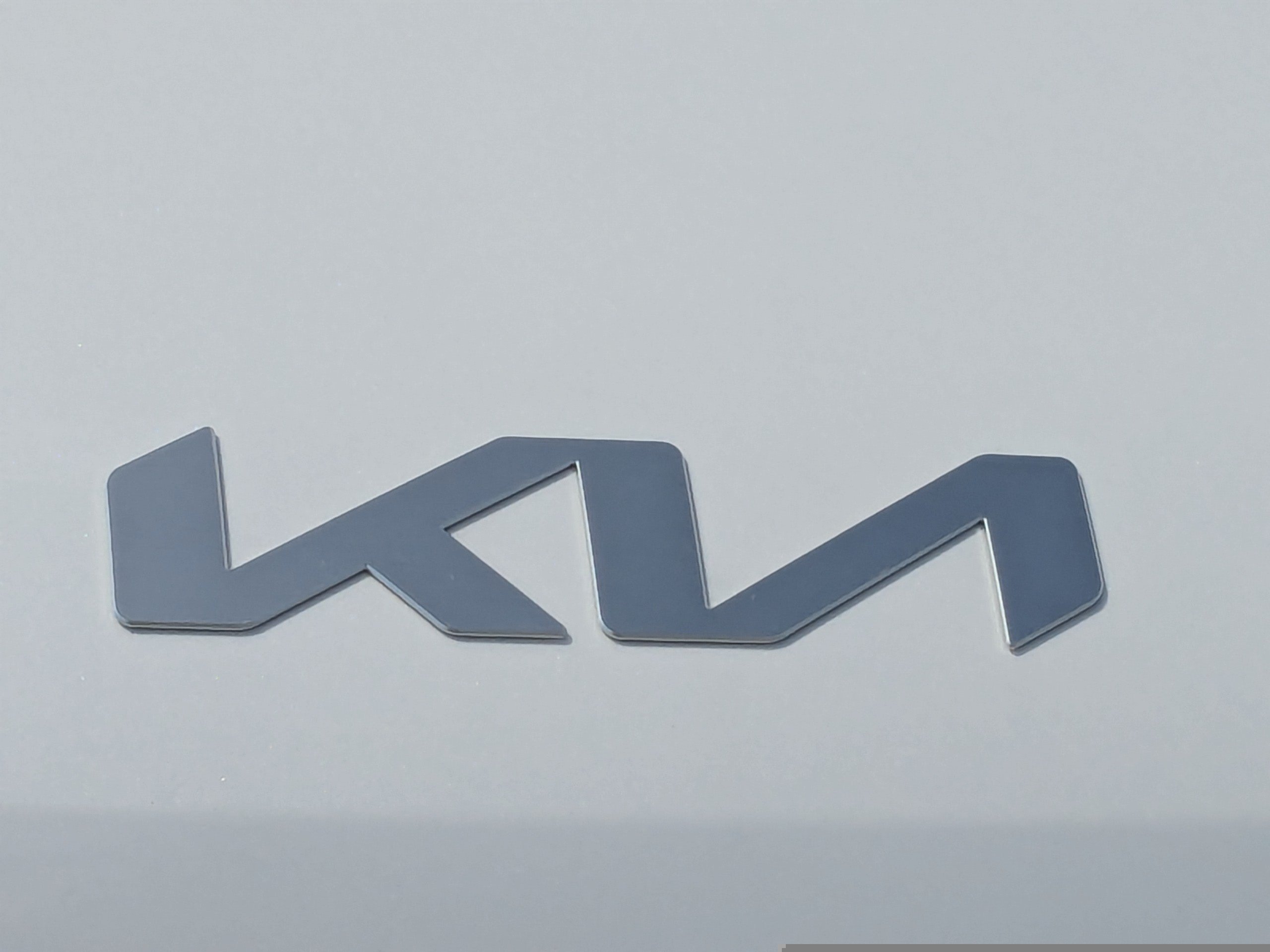 New 2026 Snow White Pearl Kia EX image 13