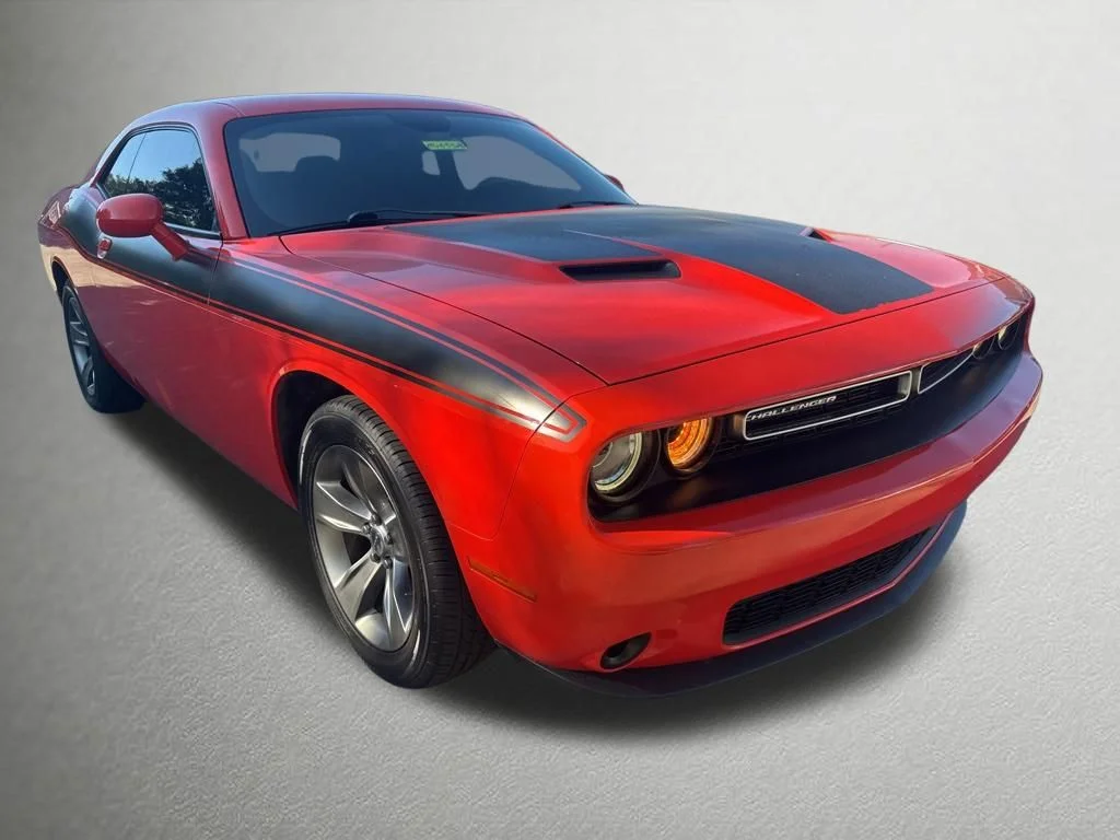 2019 Dodge Challenger SXT Auto's photo