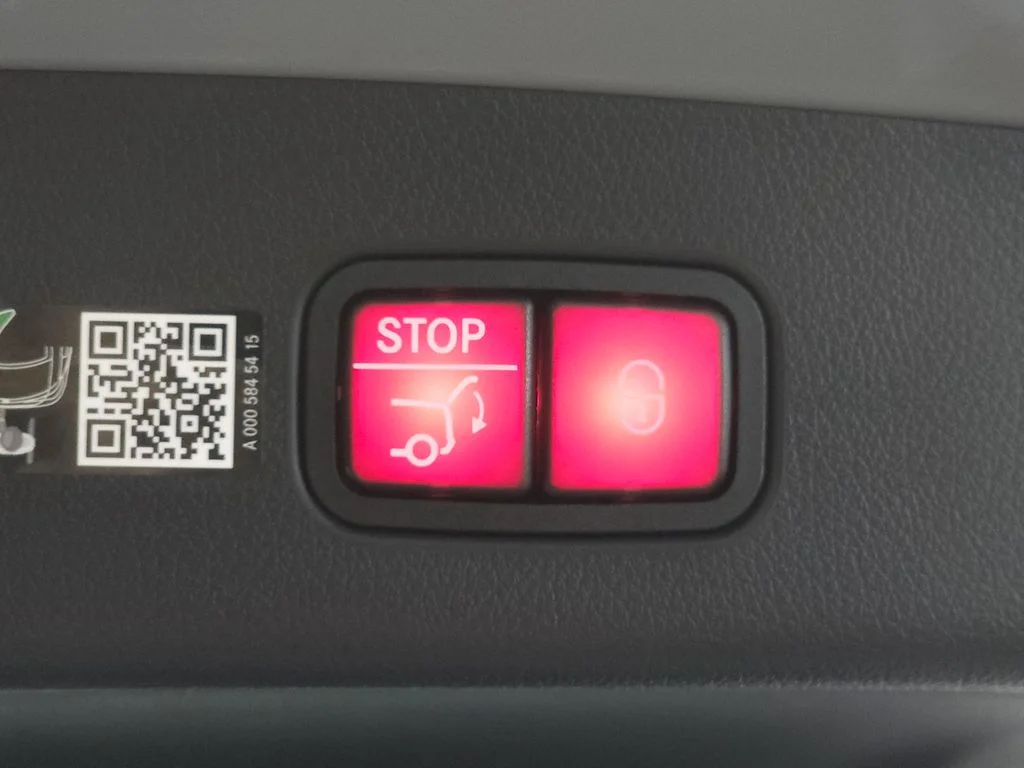 Certified Used 2026  Mercedes-Benz GLC 300 image 32