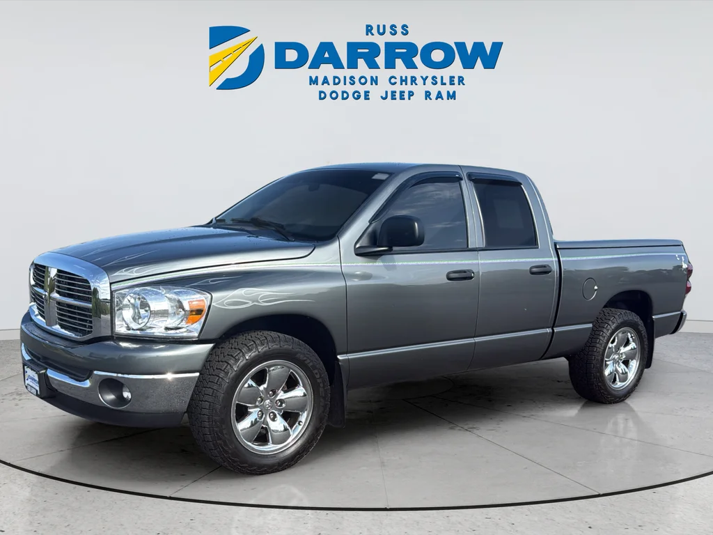 Used 2008 Gray Dodge SLT image 1